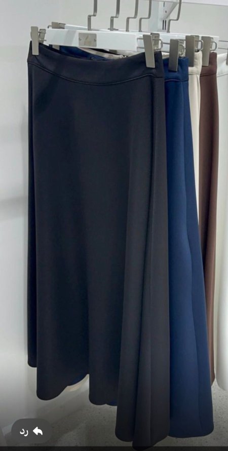 تنورة لون اسود